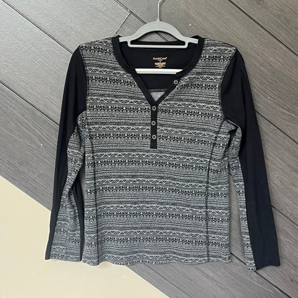 Northcrest Tops - NorthCrest Thermal V-Neck w/ Geometric Pattern-Black/White